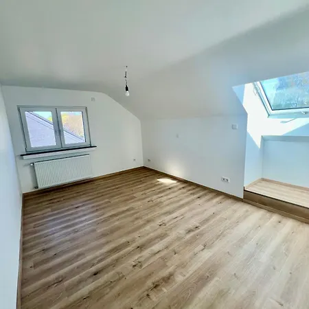 Modern Und Flexibel Wohnen Zwischen Koeln Und Duesseldorf Apartment